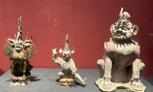 Rui Bai: They are the monsters that guard the ancient tombs. Loyal guardians.