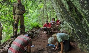 Olivier Pilette: One of the rare palaeohistoric rock shelters of Southern Québec. A curious single event occupation.